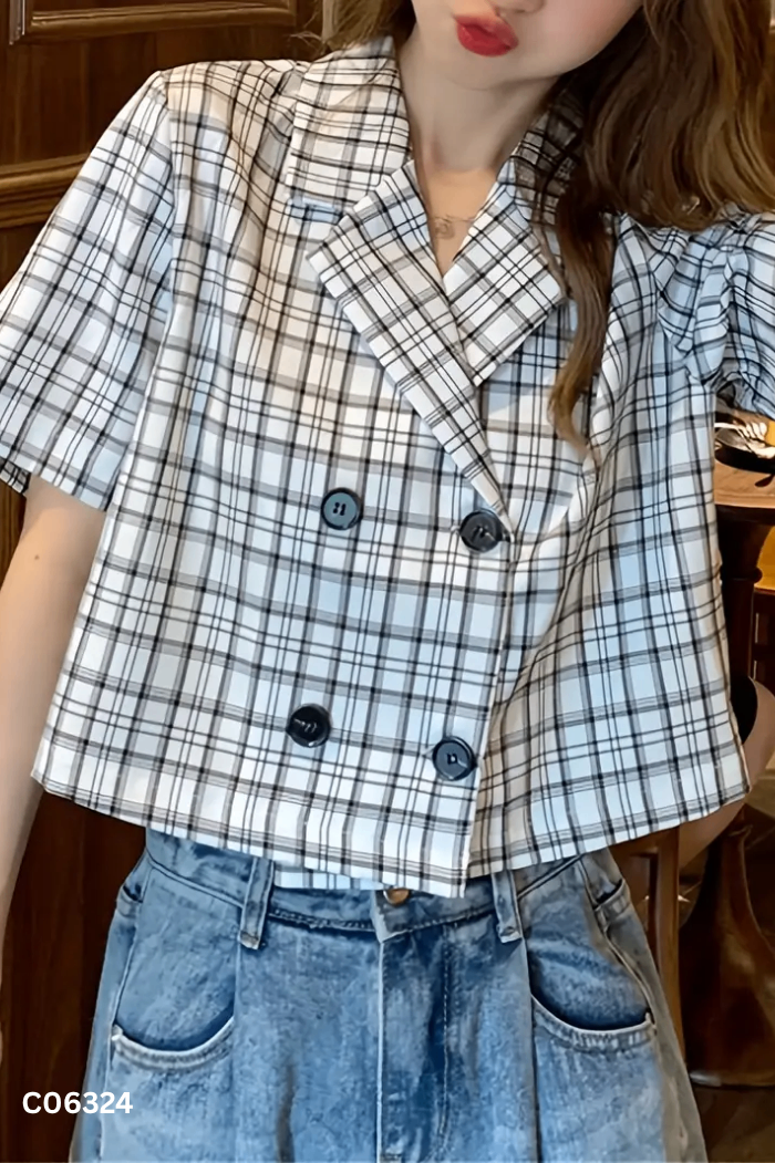 Áo trắng kẻ đen cổ vest