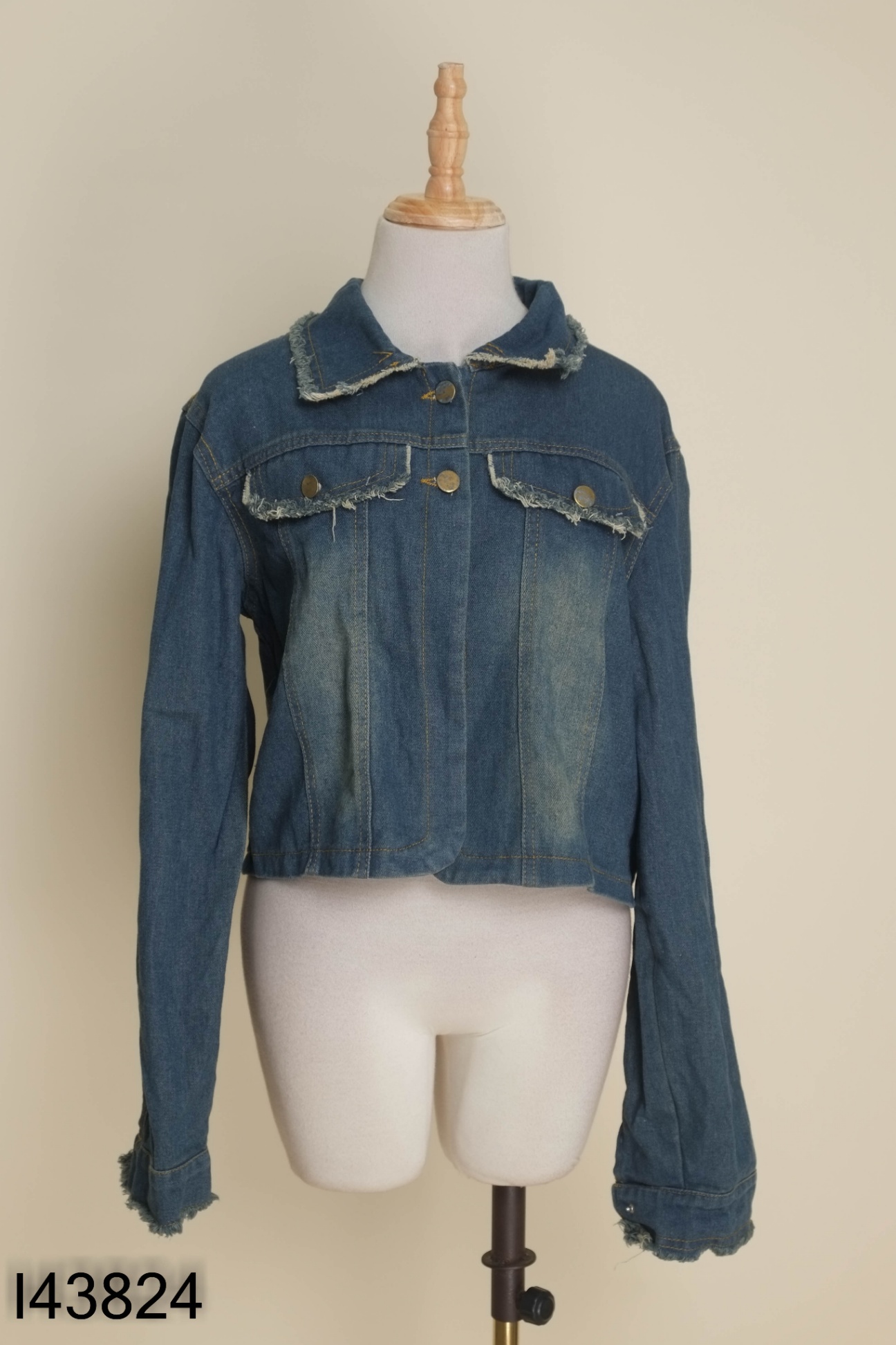 Áo khoác jeans xanh tua rua