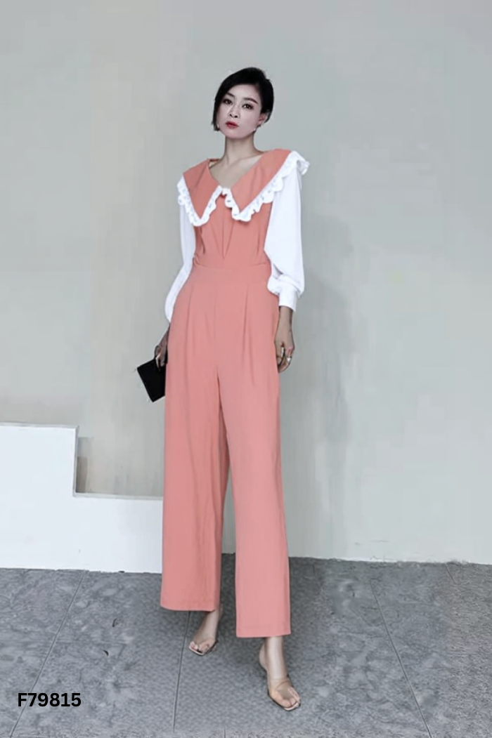 Jumpsuit hồng phối cổ trắng