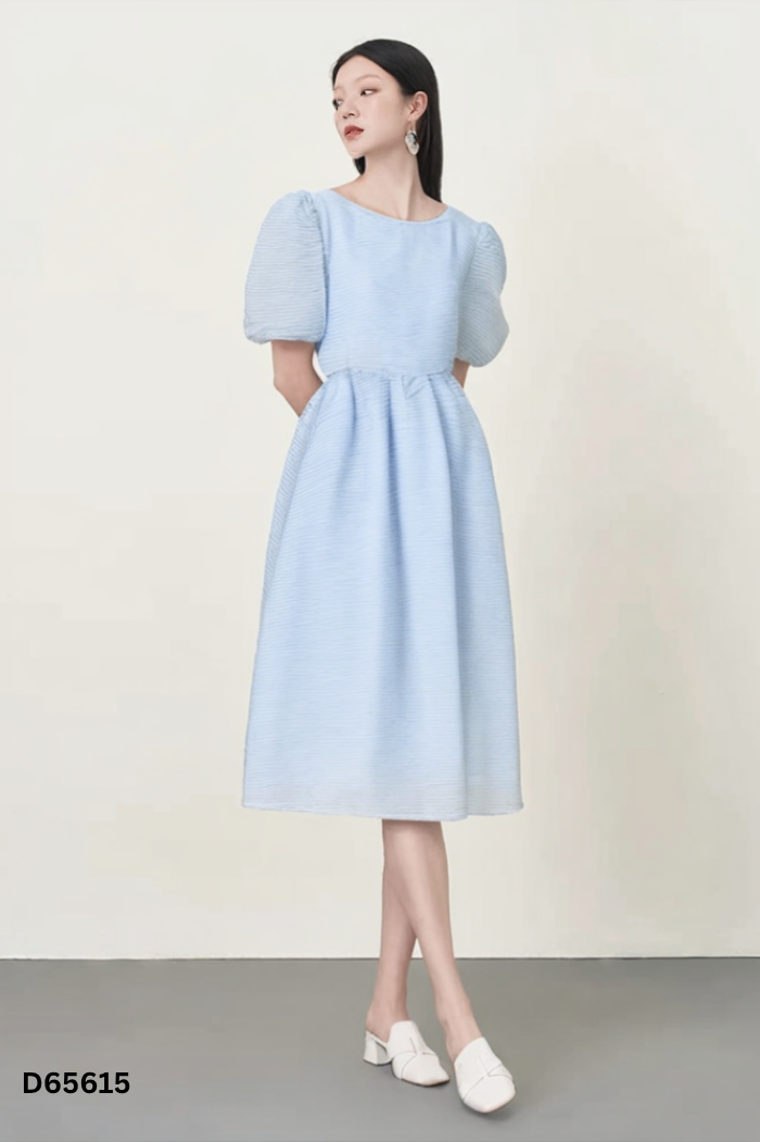 Váy xanh phối trắng