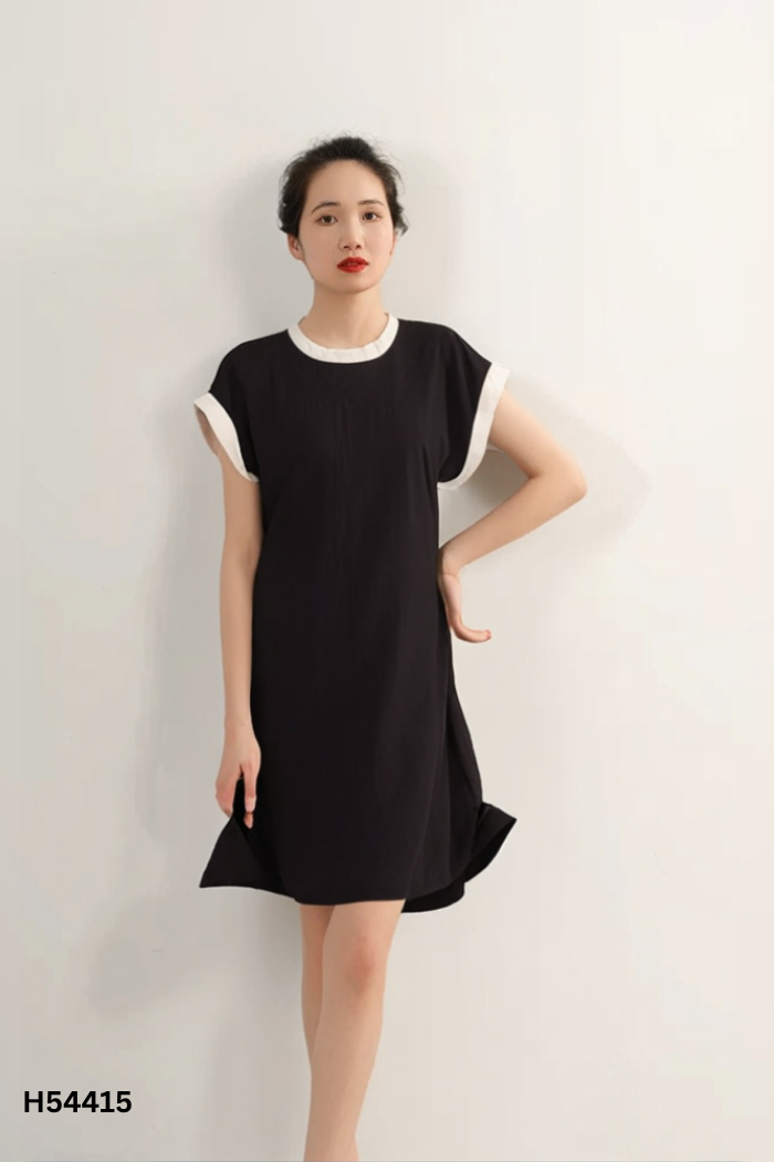 Váy đen viền be