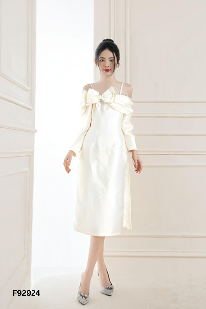 Áo dài taffta be phối nơ