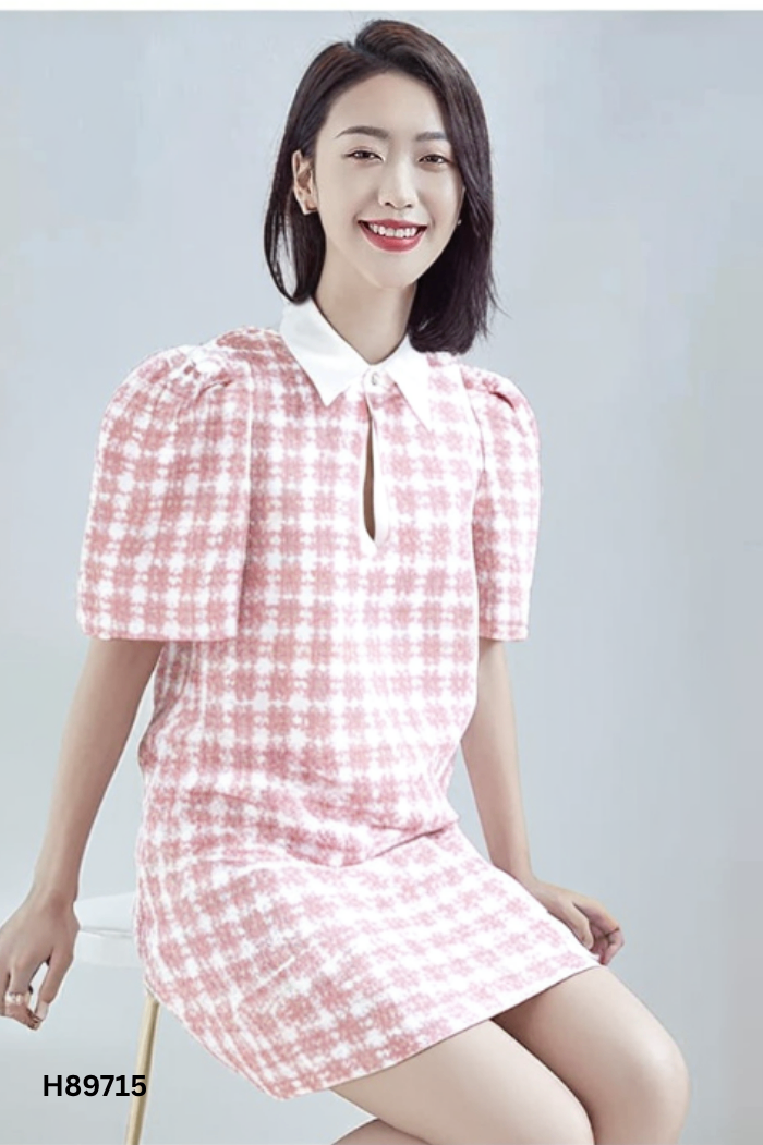 Váy dạ hồng cổ trắng