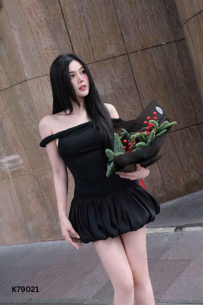 Áo CHOUCHOU đen trễ vai xoắn