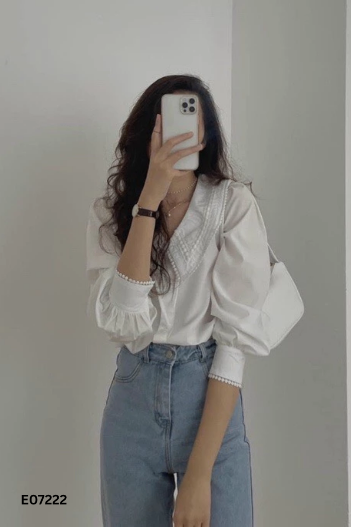 Áo sơ mi trắng cổ bèo