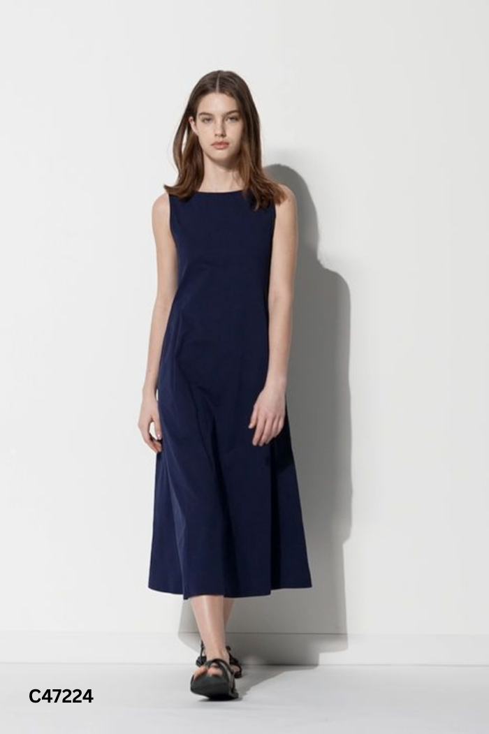 Váy UNIQLO xanh than sát nách