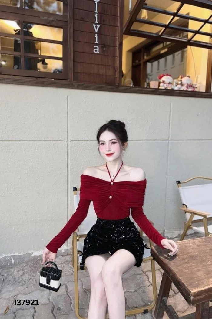 NEWTAG Áo đỏ trễ vai đính đá