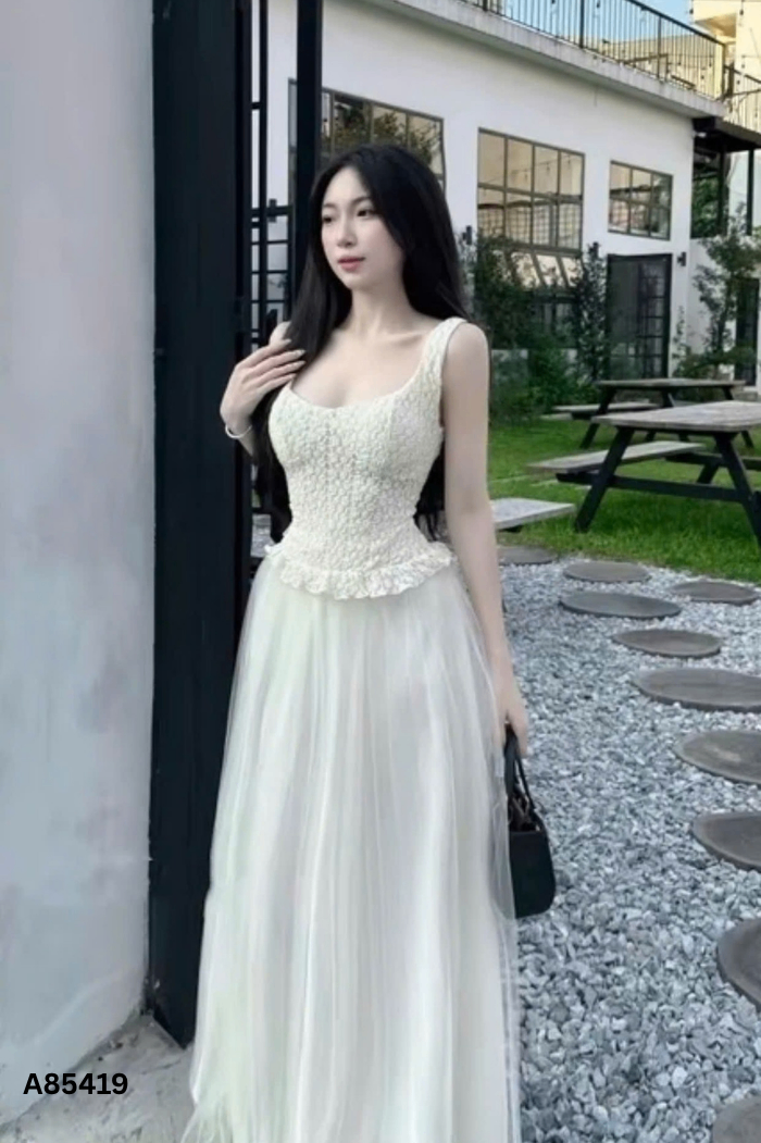 Váy be hai dây phối lưới
