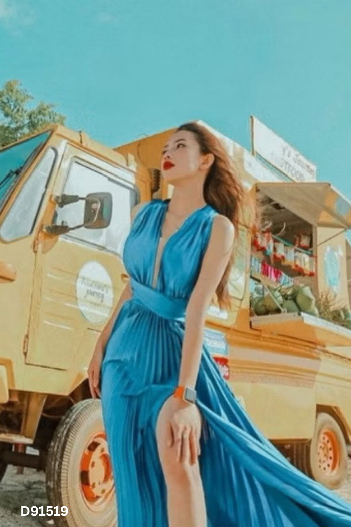 Váy xanh dập ly