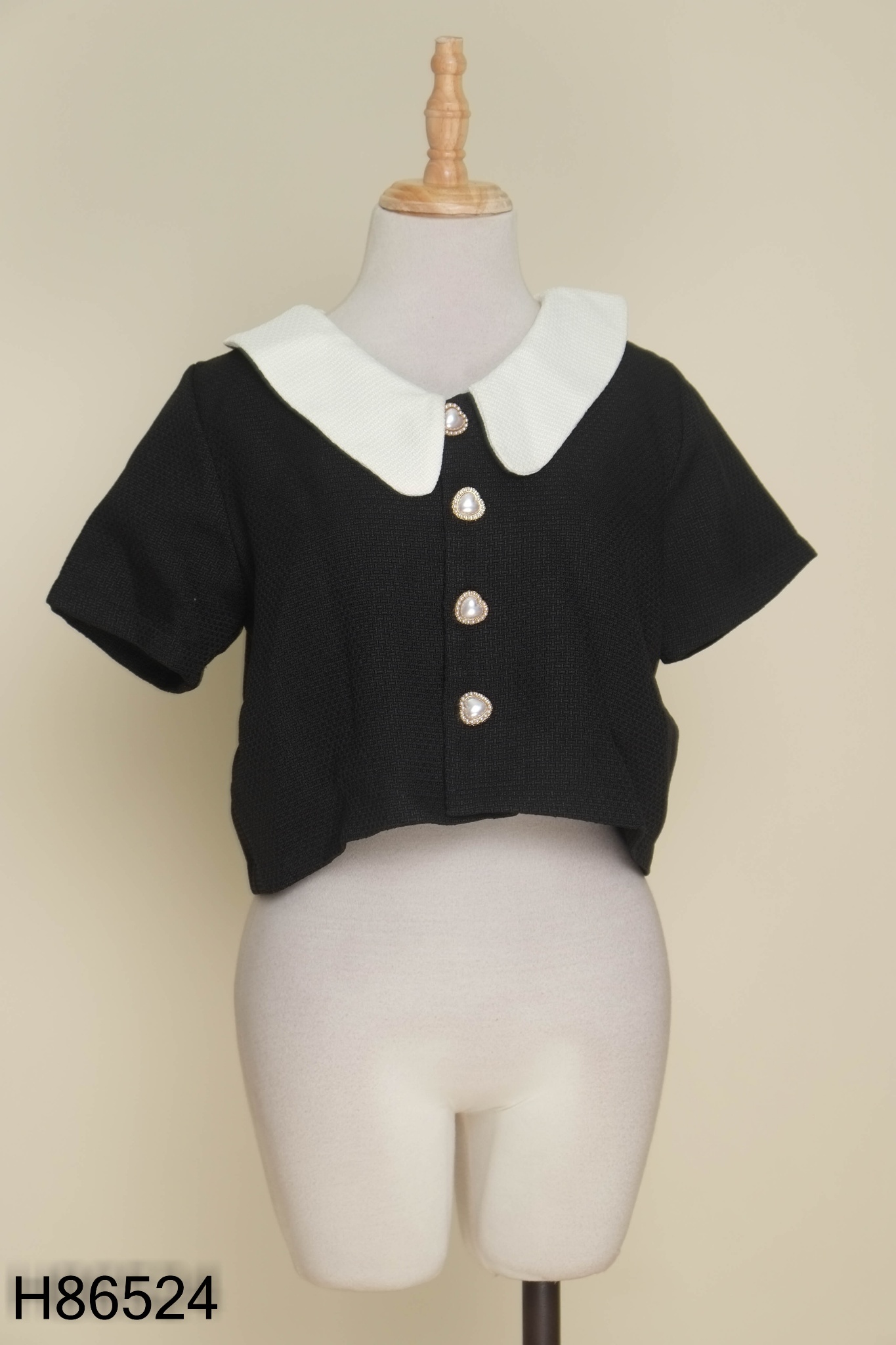 Áo đen LOLLIE cổ be cúc ngọc