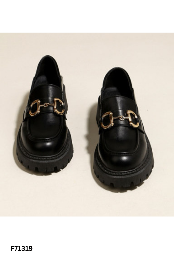 Giày loafer da đen