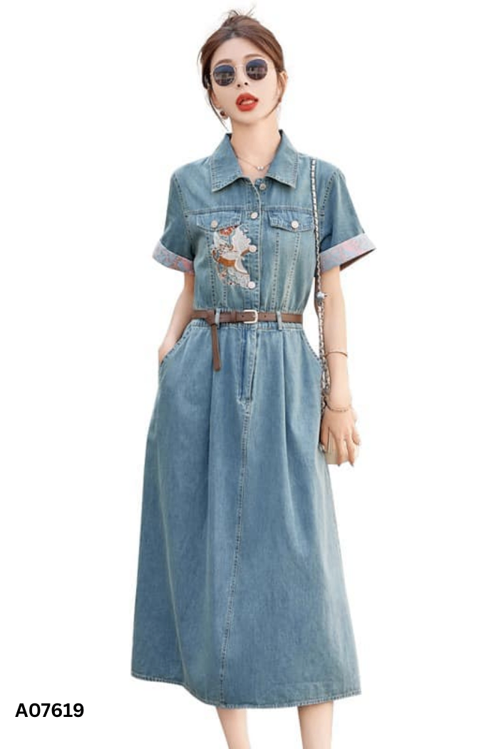 NEWTAG Váy jeans xanh thêu hình