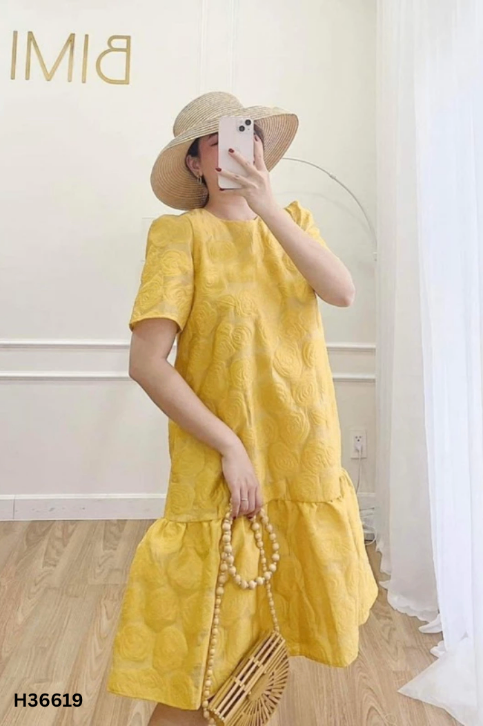 Váy vàng dập hoa H'ALLURE đuôi cá