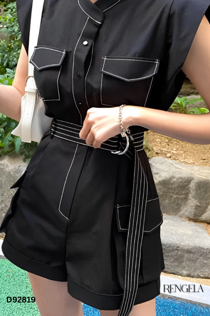 Jumpsuit đen viền chỉ trắng