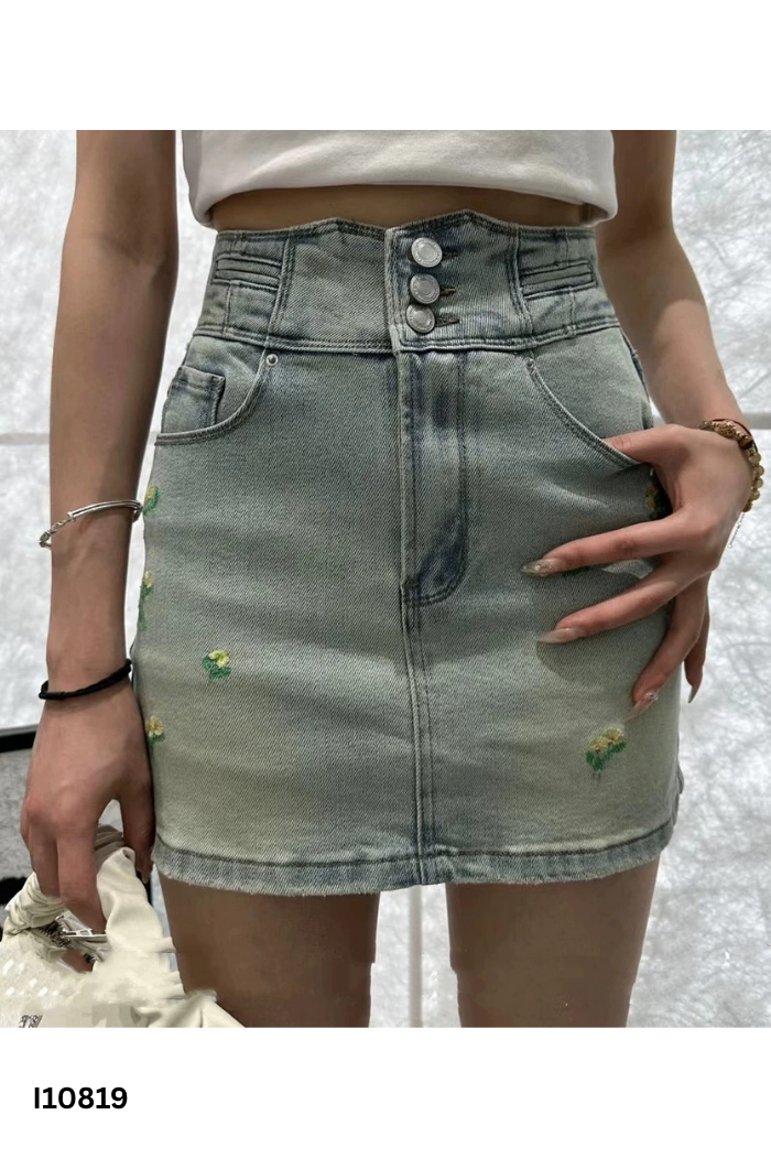NEWTAG Chân váy jean xanh thêu hoa