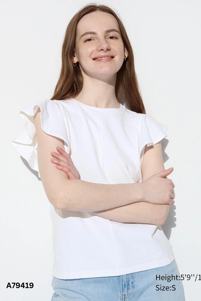 Áo trắng UNIQLO tay bèo