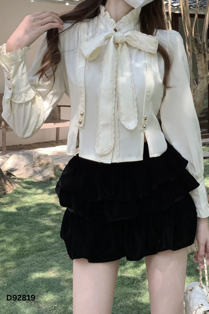 Áo be viền ren
