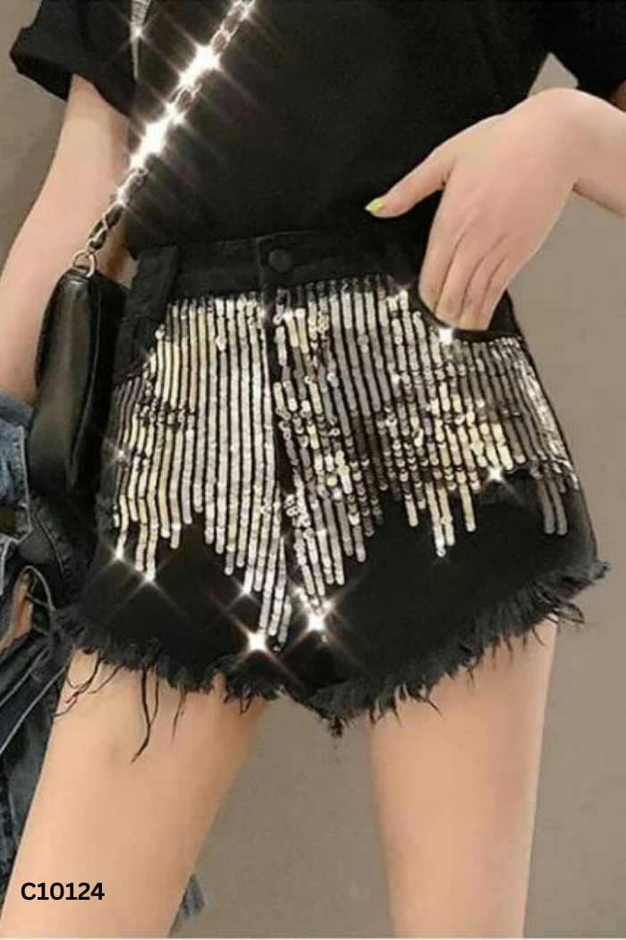 Quần shorts xám đen đính cườm bạc