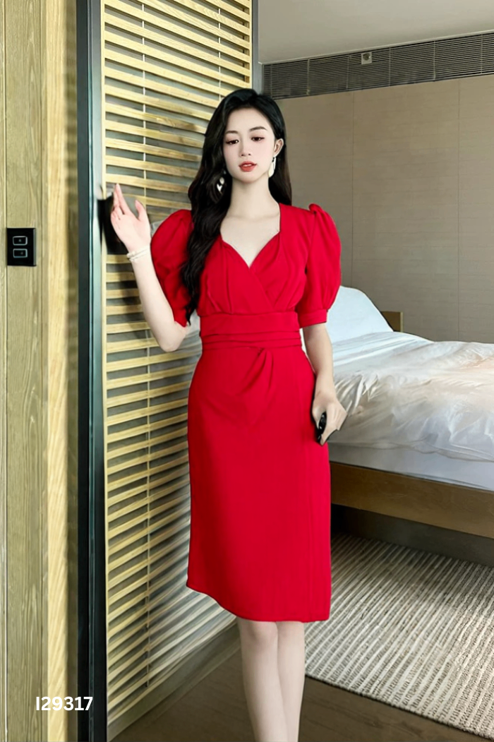 Váy nhỡ đỏ trơn cổ V