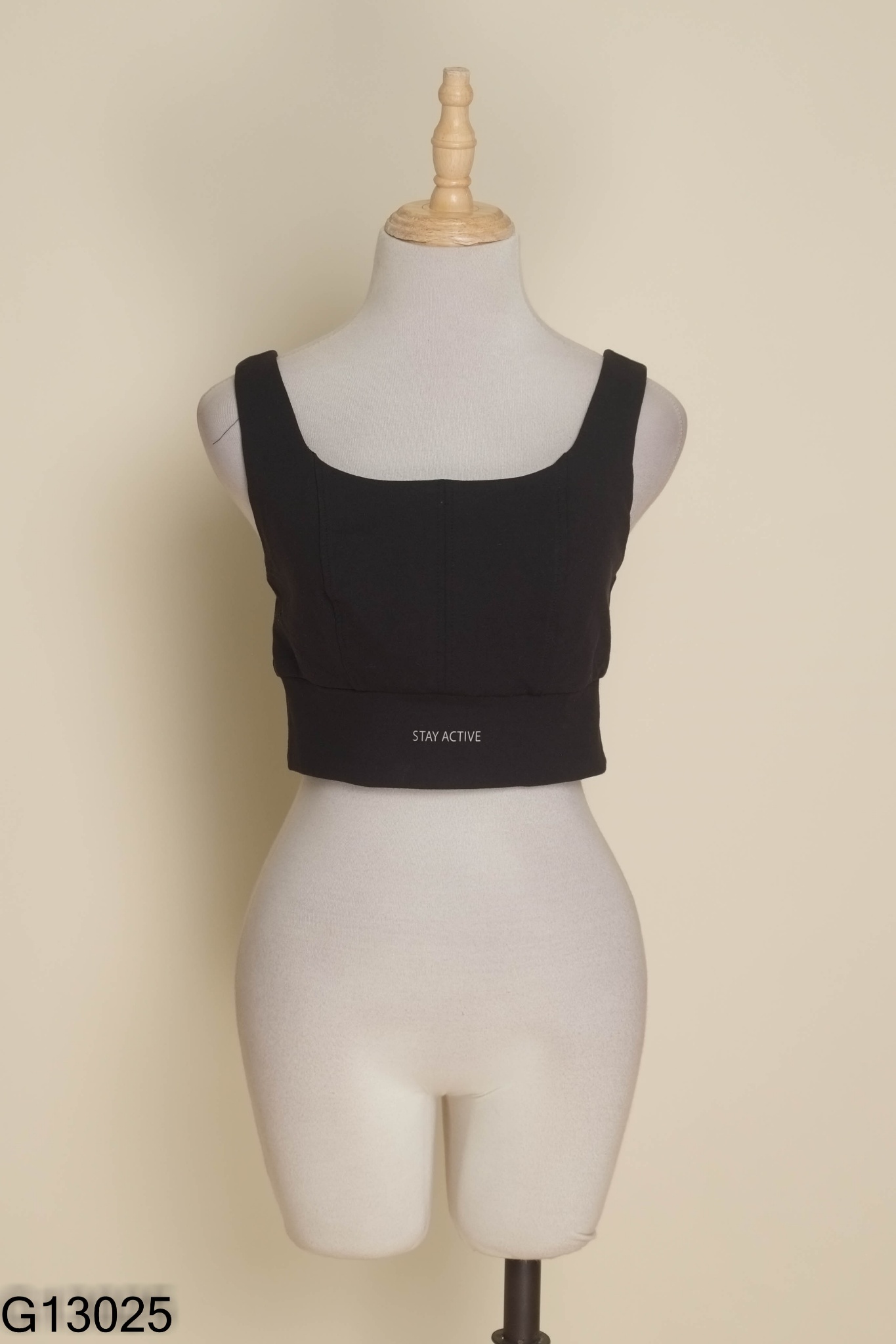 Áo IVY MODA đen croptop