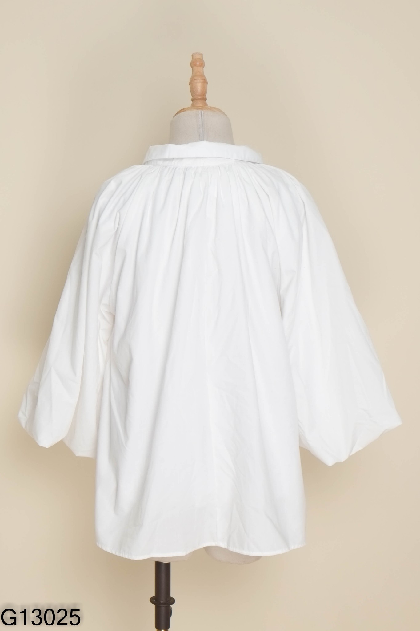 Áo MOULIÉ trắng cổ bẻ