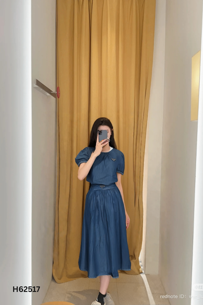 Set áo kiểu jean xanh+chân váy