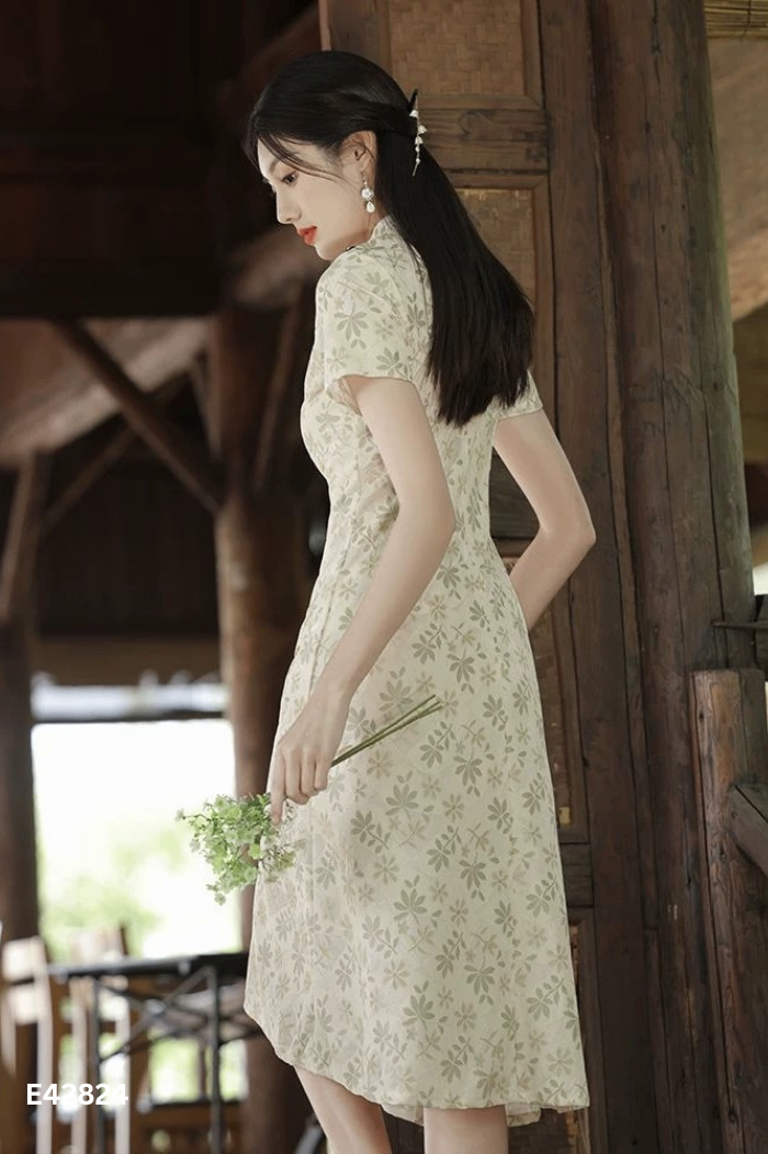 Sườn xám be hoa