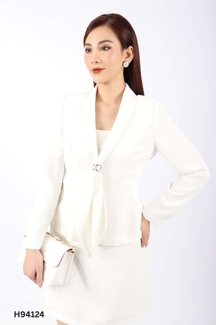 Áo PANTIO cổ vest trắng có đệm vai