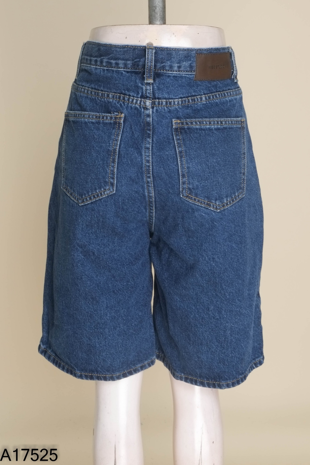 Quần shorts jeans xanh