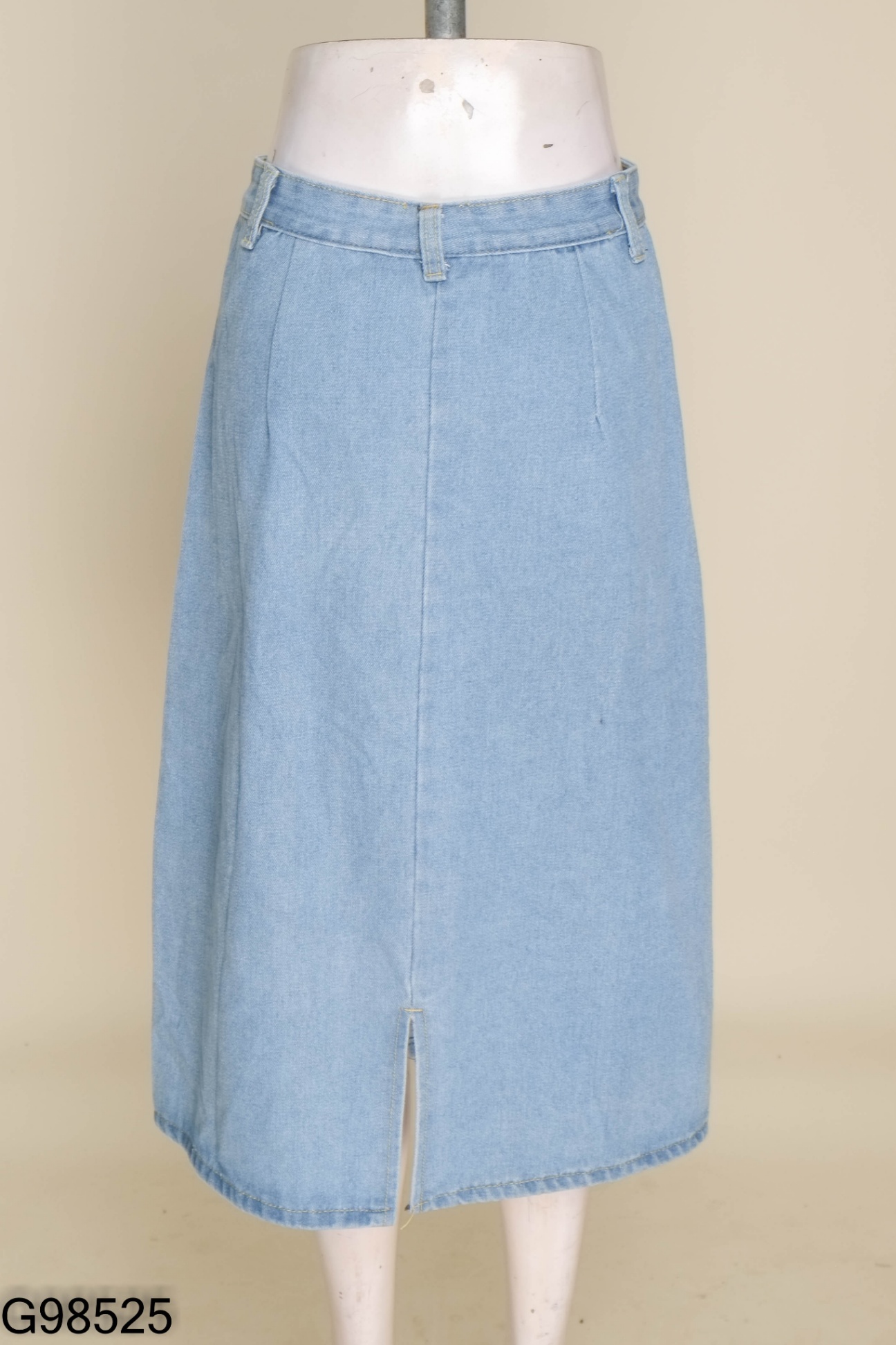 Chân váy jeans xanh phối cúc