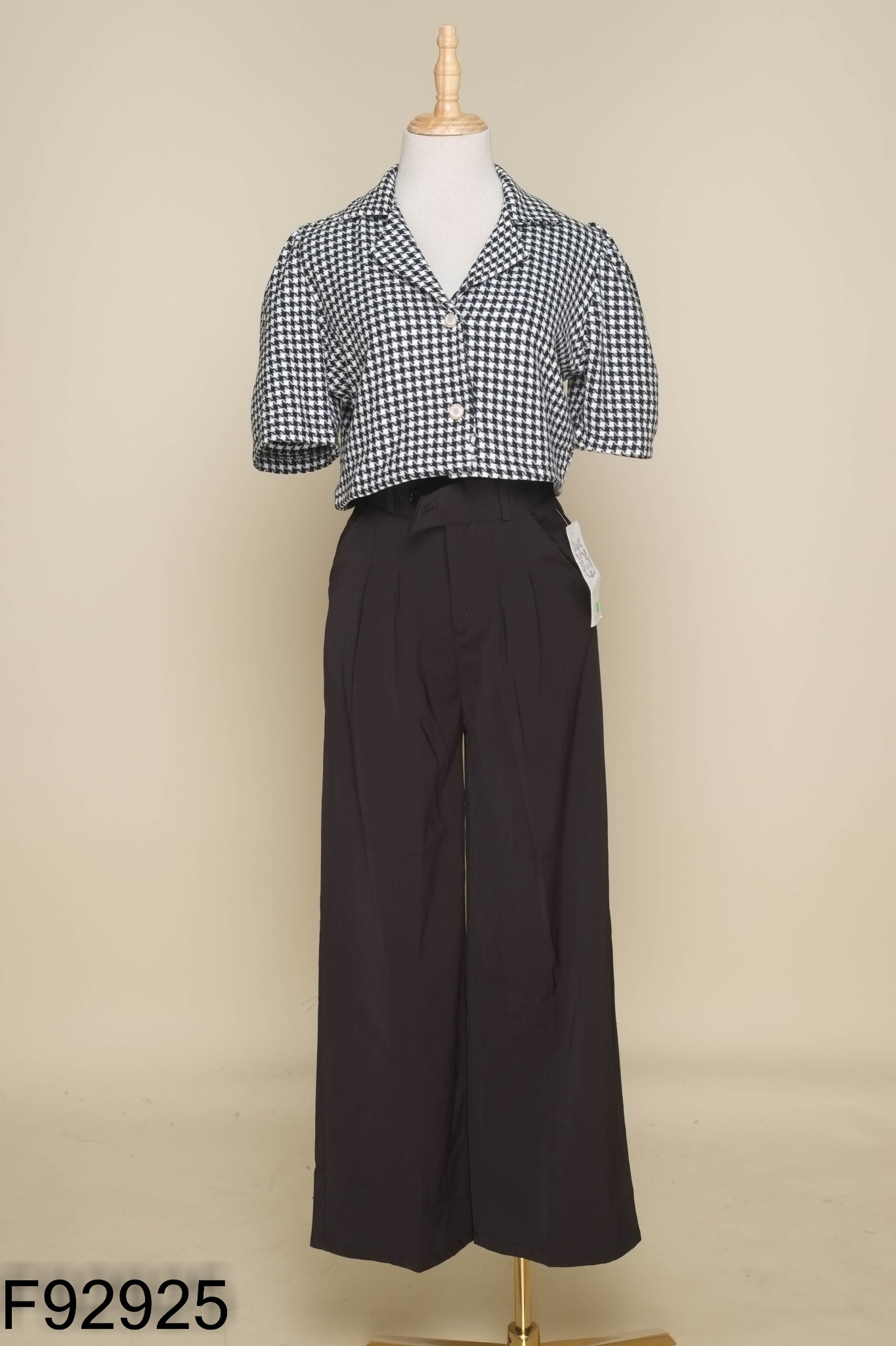 Set Áo đen trắng họa tiết + quần dài