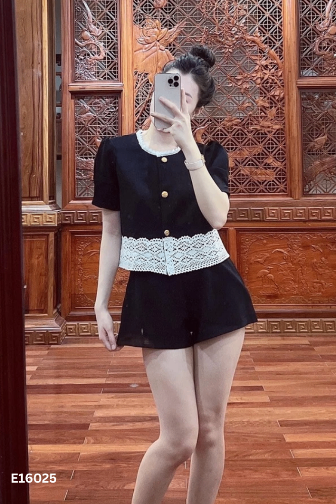 Set Áo đen viền ren trắng + quần shorts