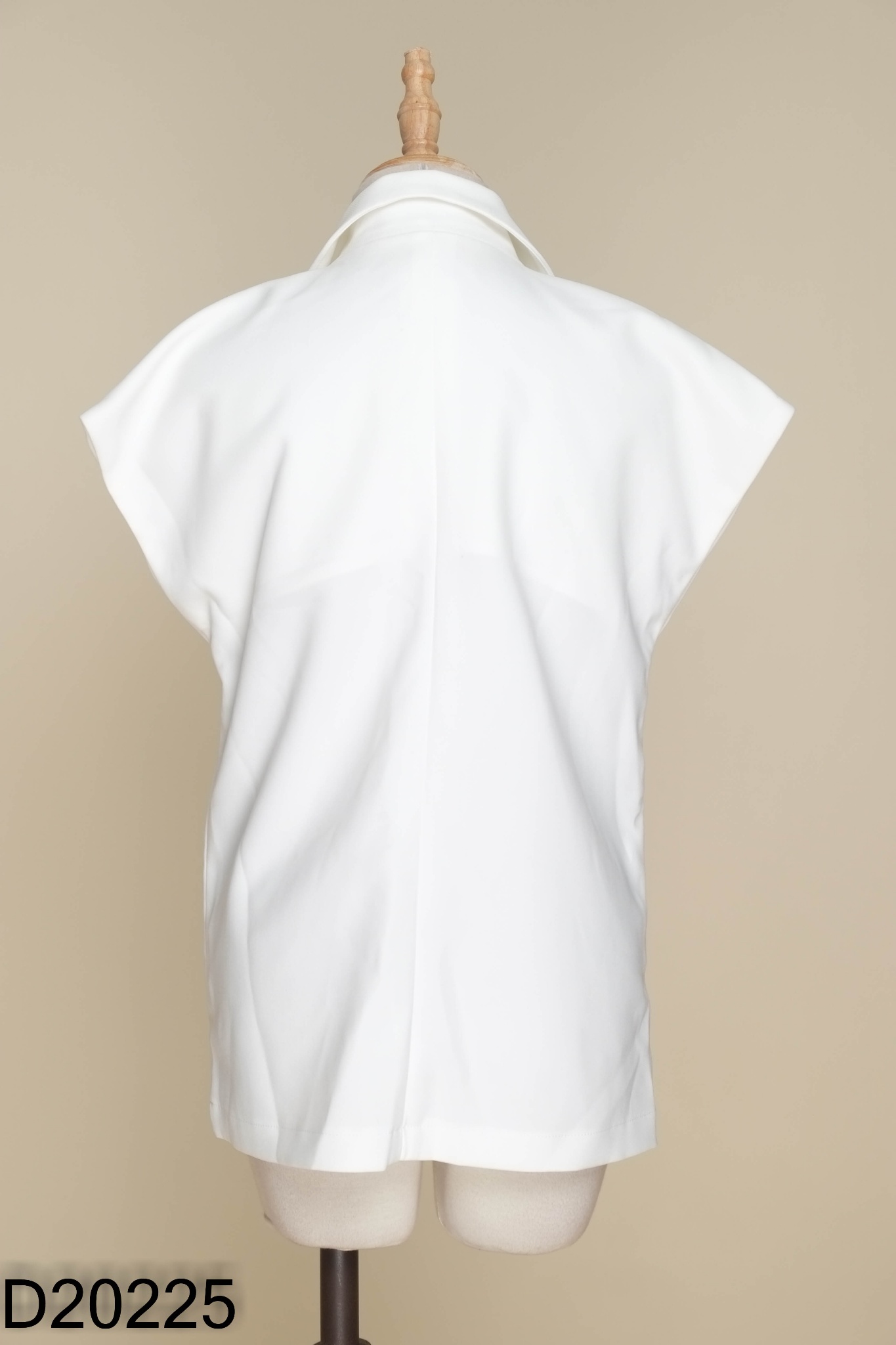 Áo trắng HUIEN DESGN cổ vest