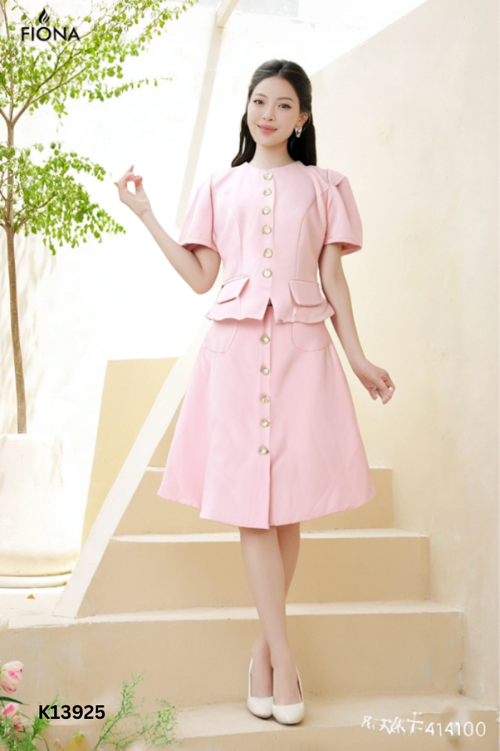 Set Áo hồng phối cúc vàng + chân váy