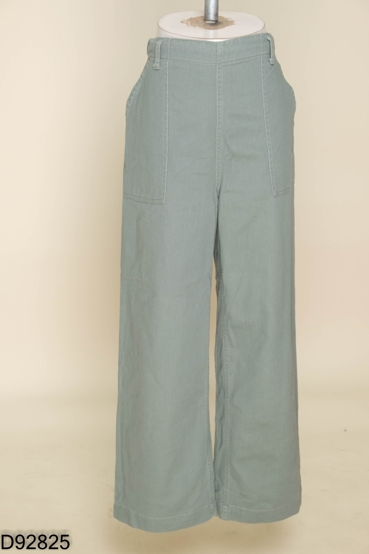 Quần kaki xanh rêu ống rộng