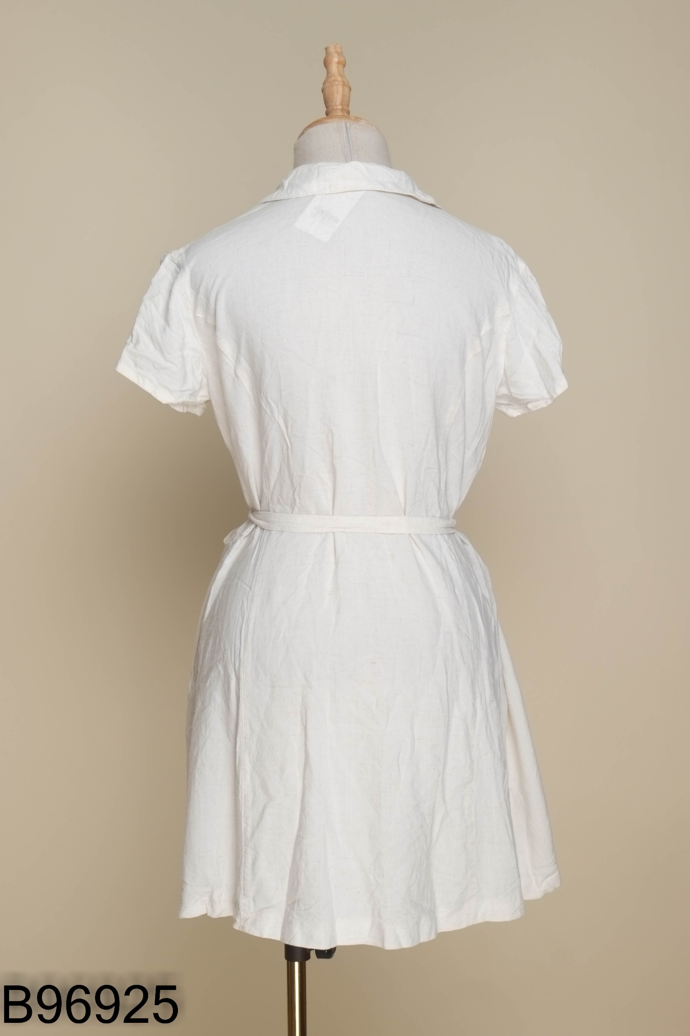 Váy linen be cúc gỗ đai eo