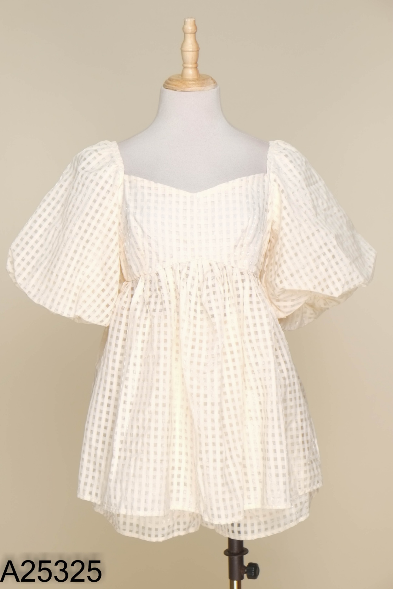 Set Áo be tay phồng + quần shorts