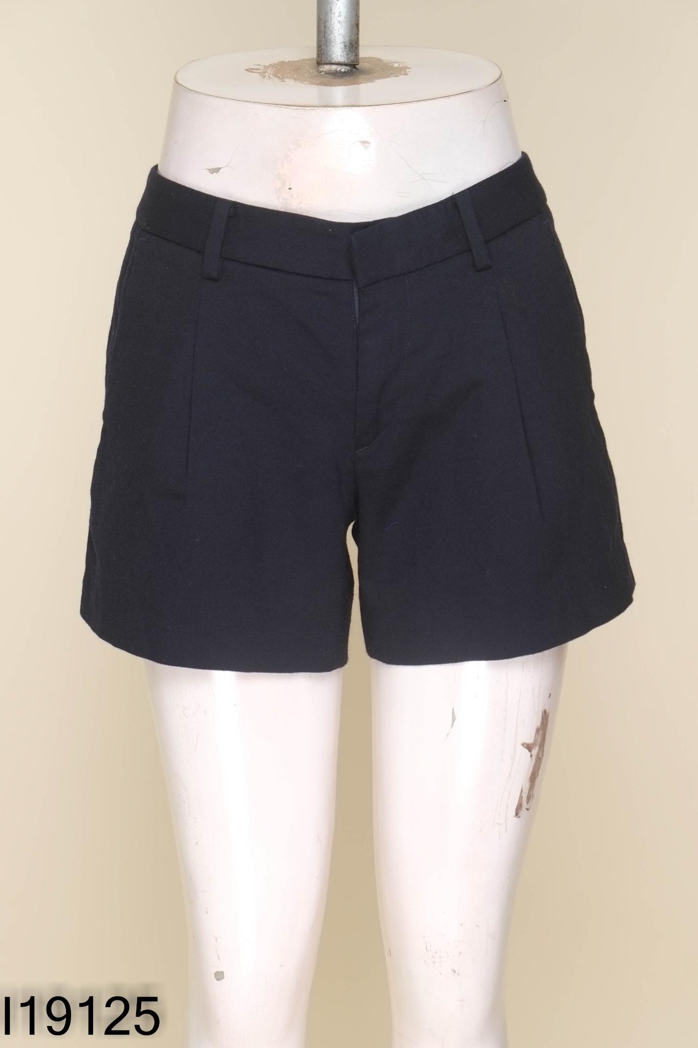 Quần shorts UNIQLO xanh than