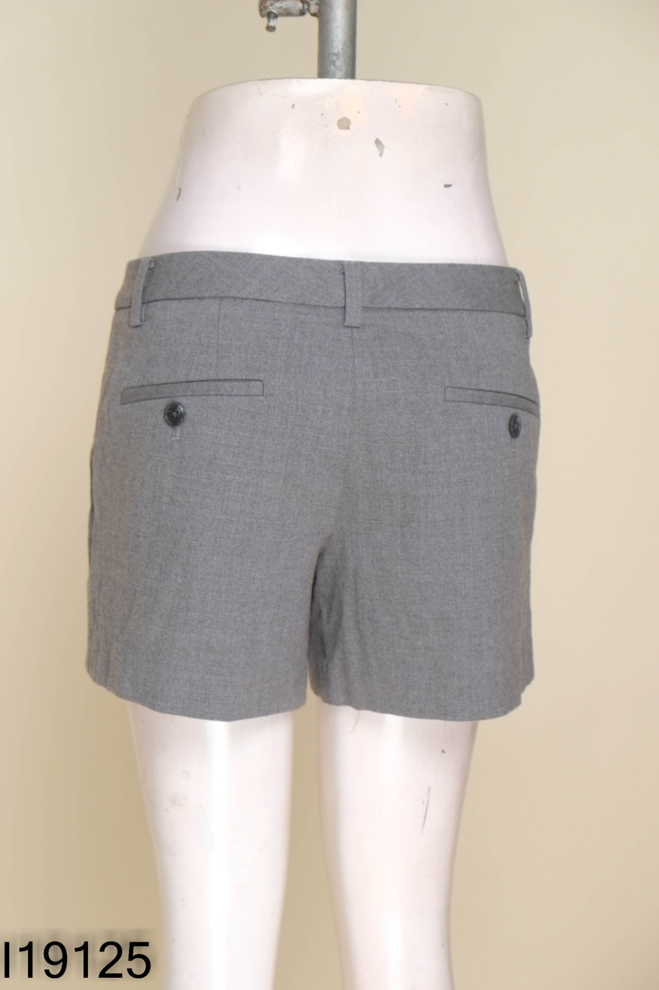 Quần shorts UNIQLO xám