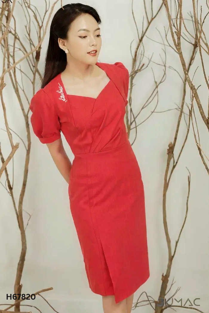 Váy GUMAC đỏ thêu chữ be