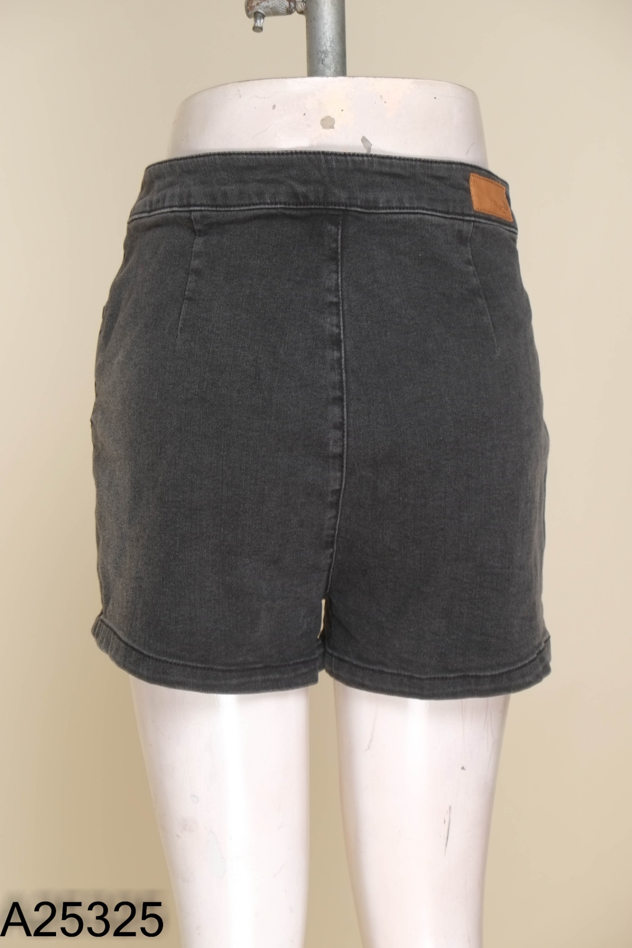 Quần shorts IVY MODA jeans xám