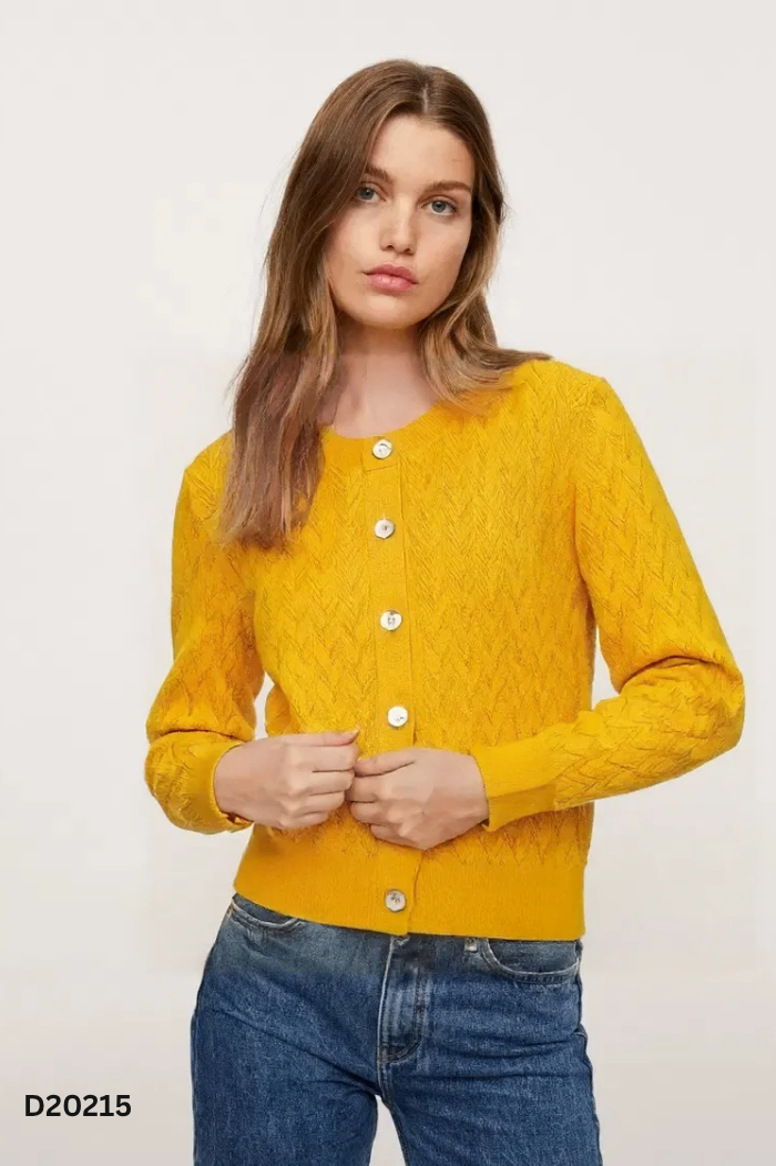 Áo len nâu vàng MANGO phối cúc