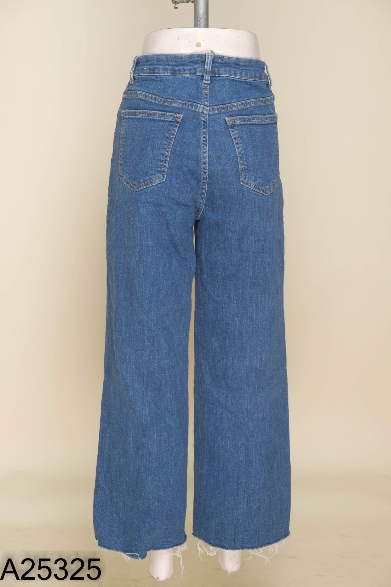 Quần jeans ORCHID xanh đậm cắt gấu