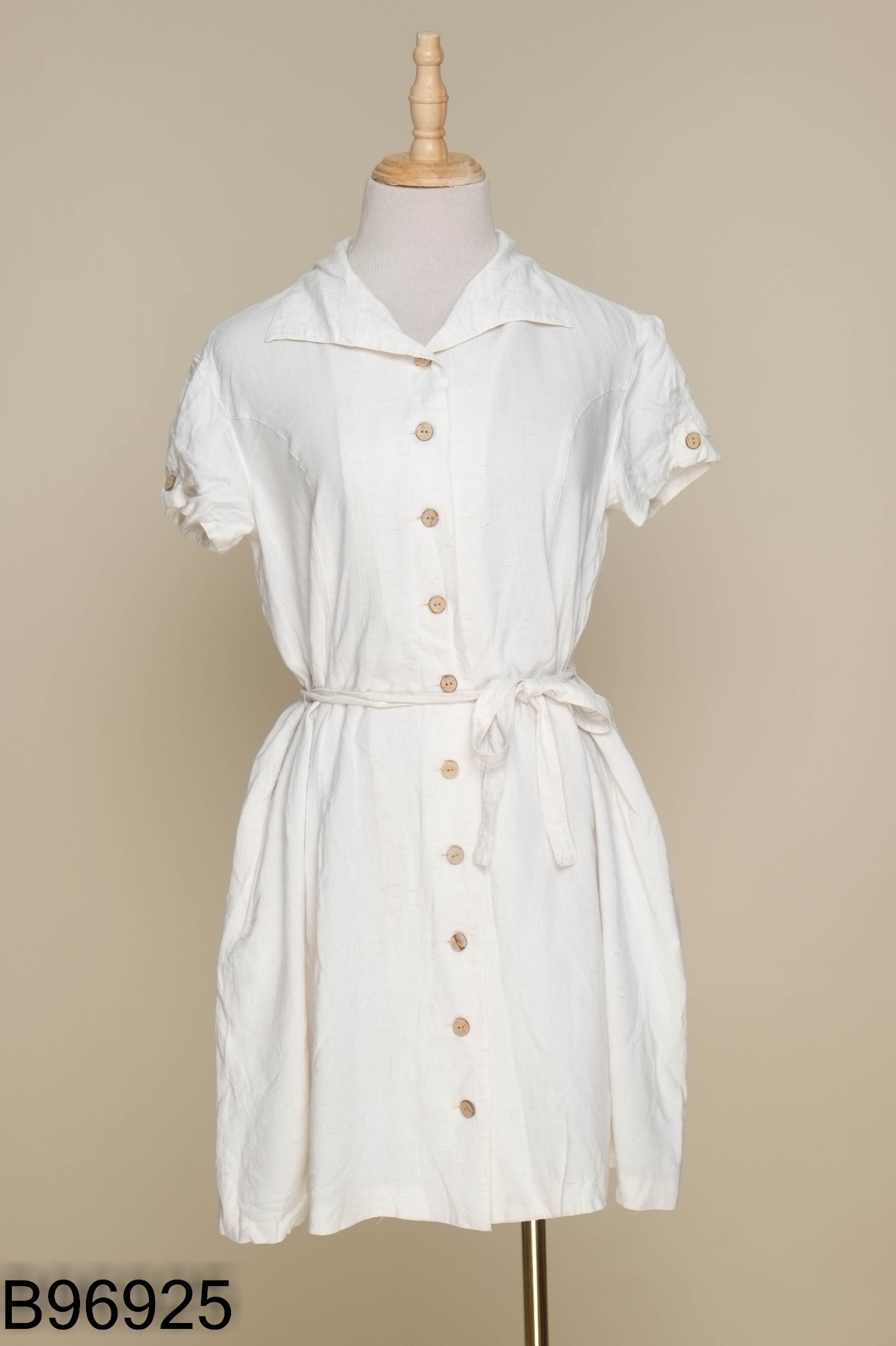 Váy linen be cúc gỗ đai eo