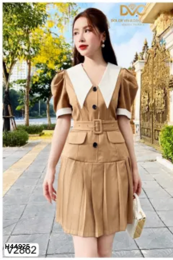 Váy be DVC cổ trắng xếp ly