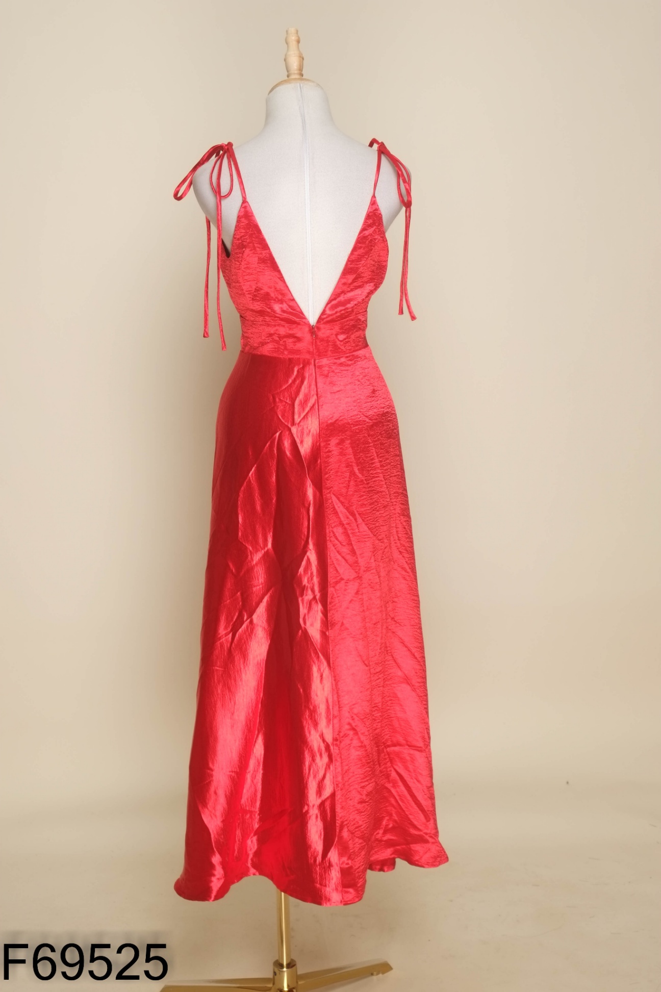 Váy hai dây EM WEAR lụa đỏ
