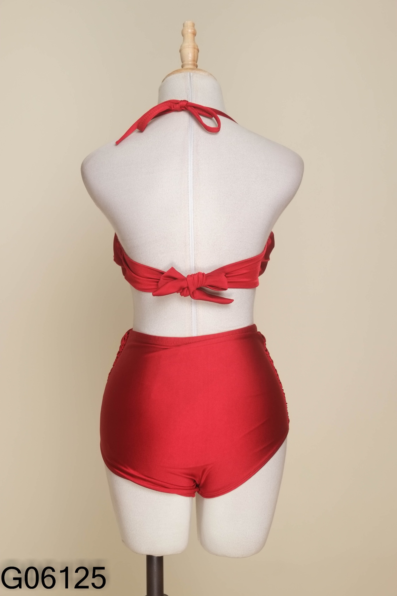 Set bikini đỏ 2 mảnh