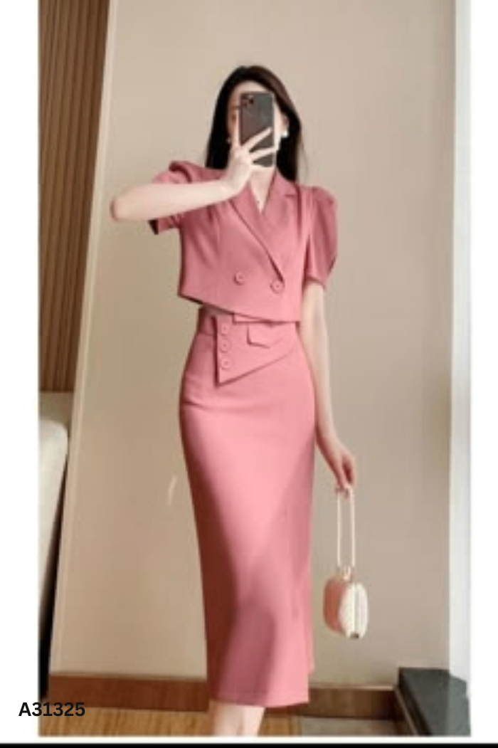 SET Áo kiểu + chân váy hồng xẻ