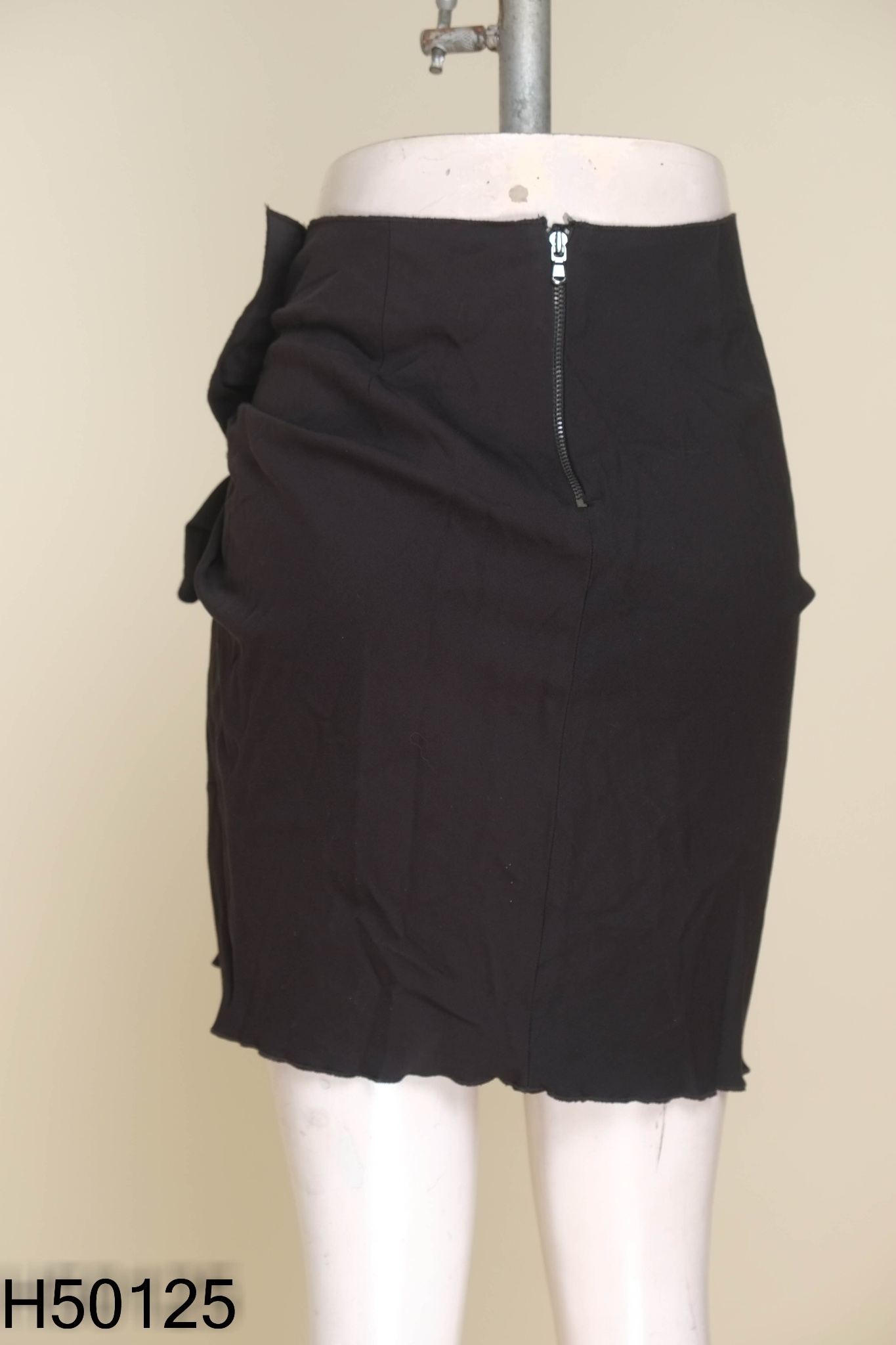 Chân váy đen ZARA phối dúm