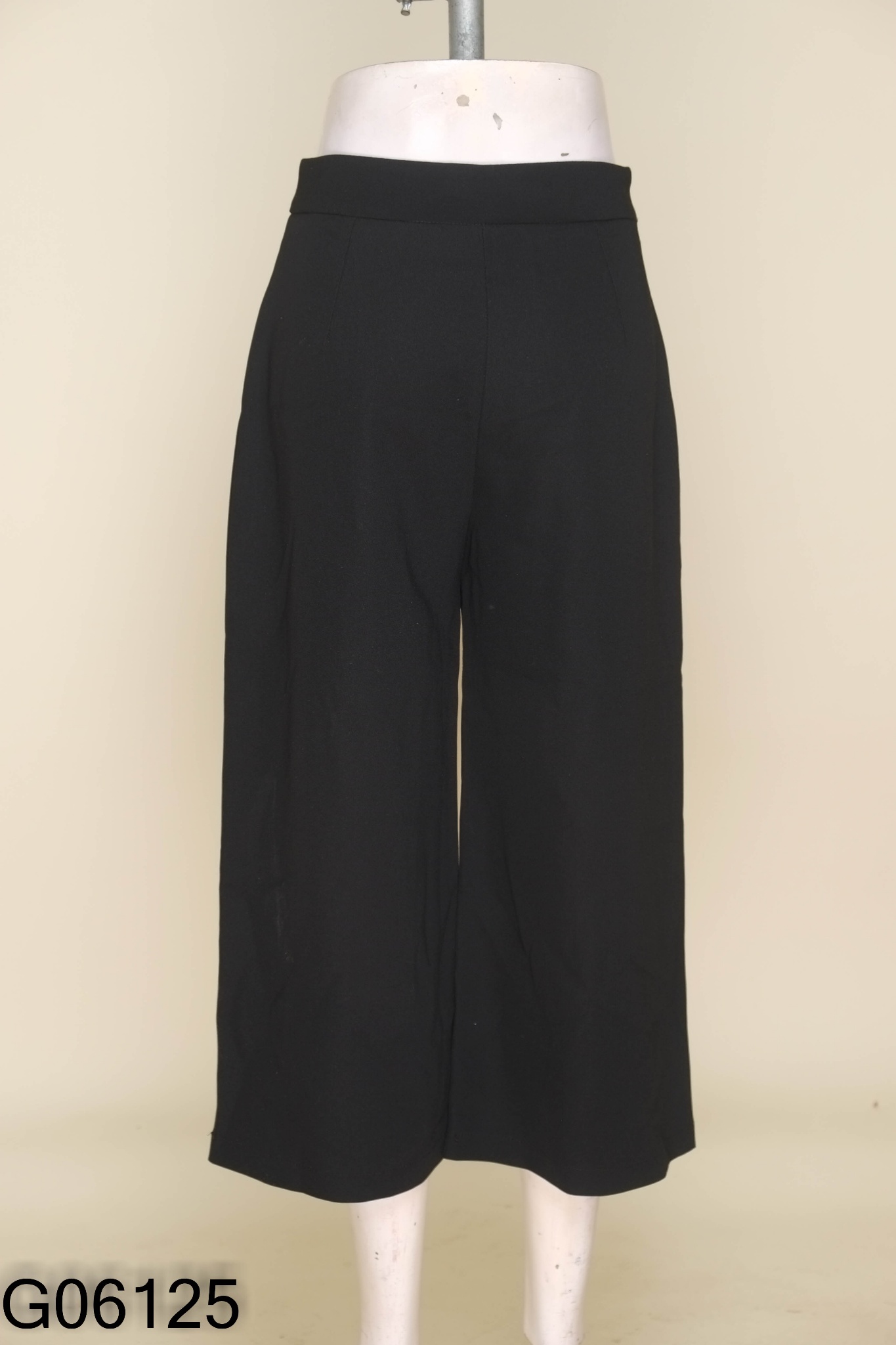 Quần culottes đen trơn